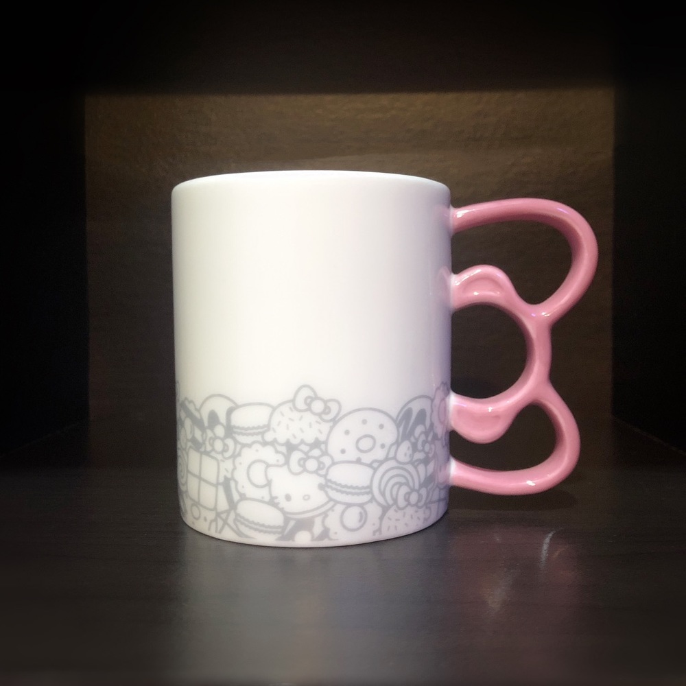 NEW - Hello Kitty Cafe Exclusive Pink Bow Mug